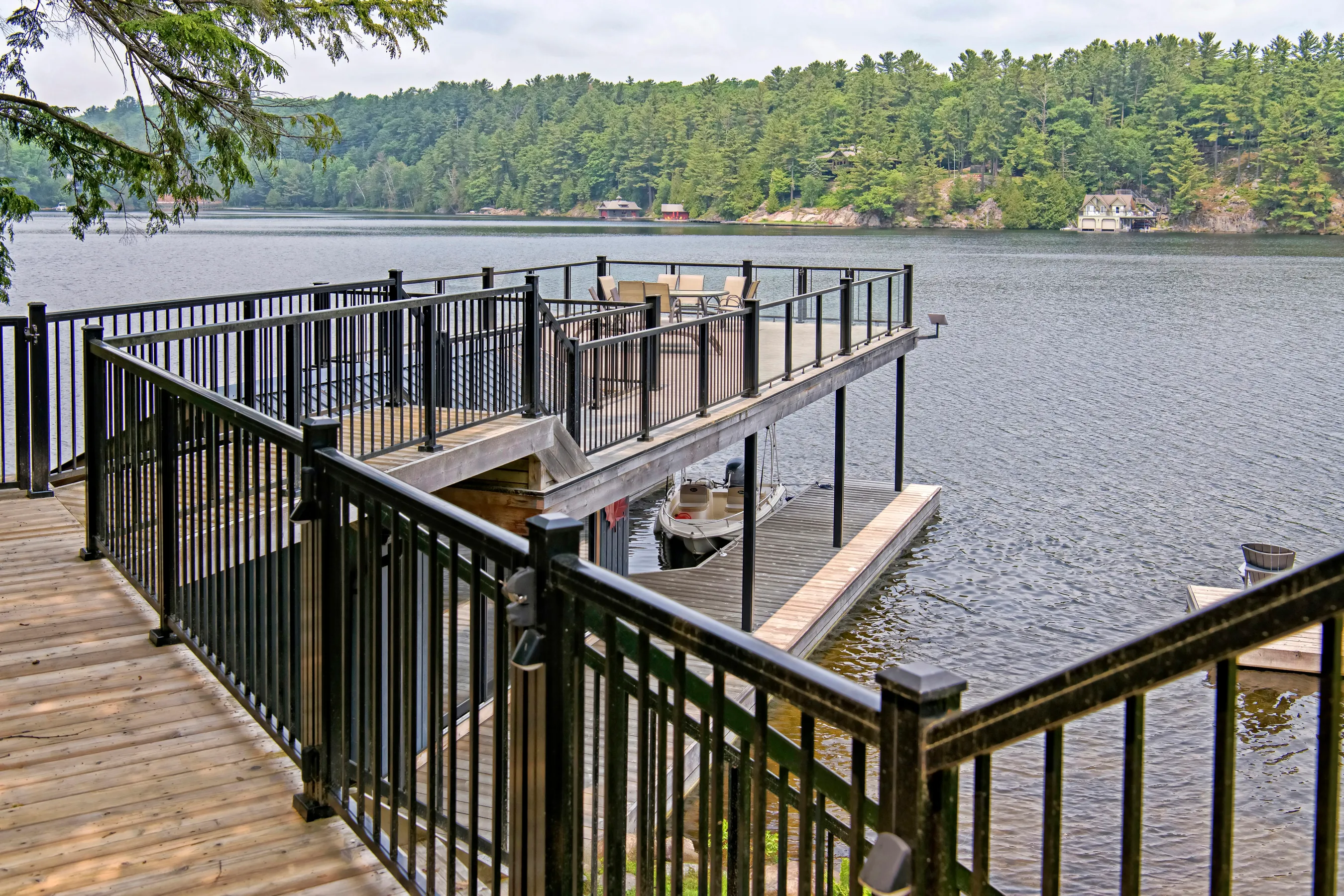 Rosseau Rental Cottage - boathouse views