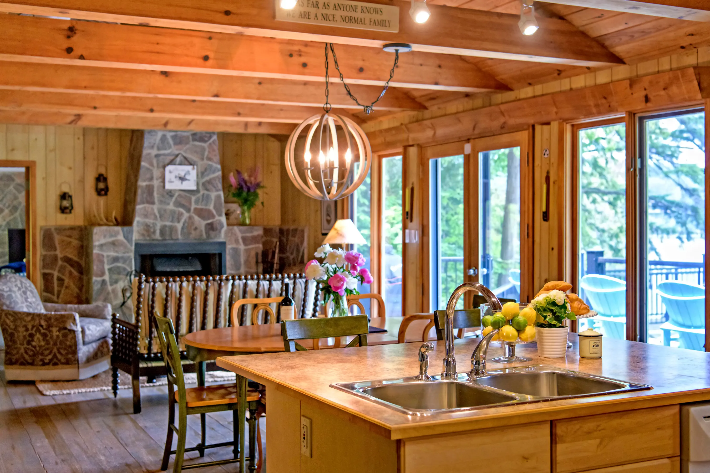 Rosseau Rental Cottage dining room