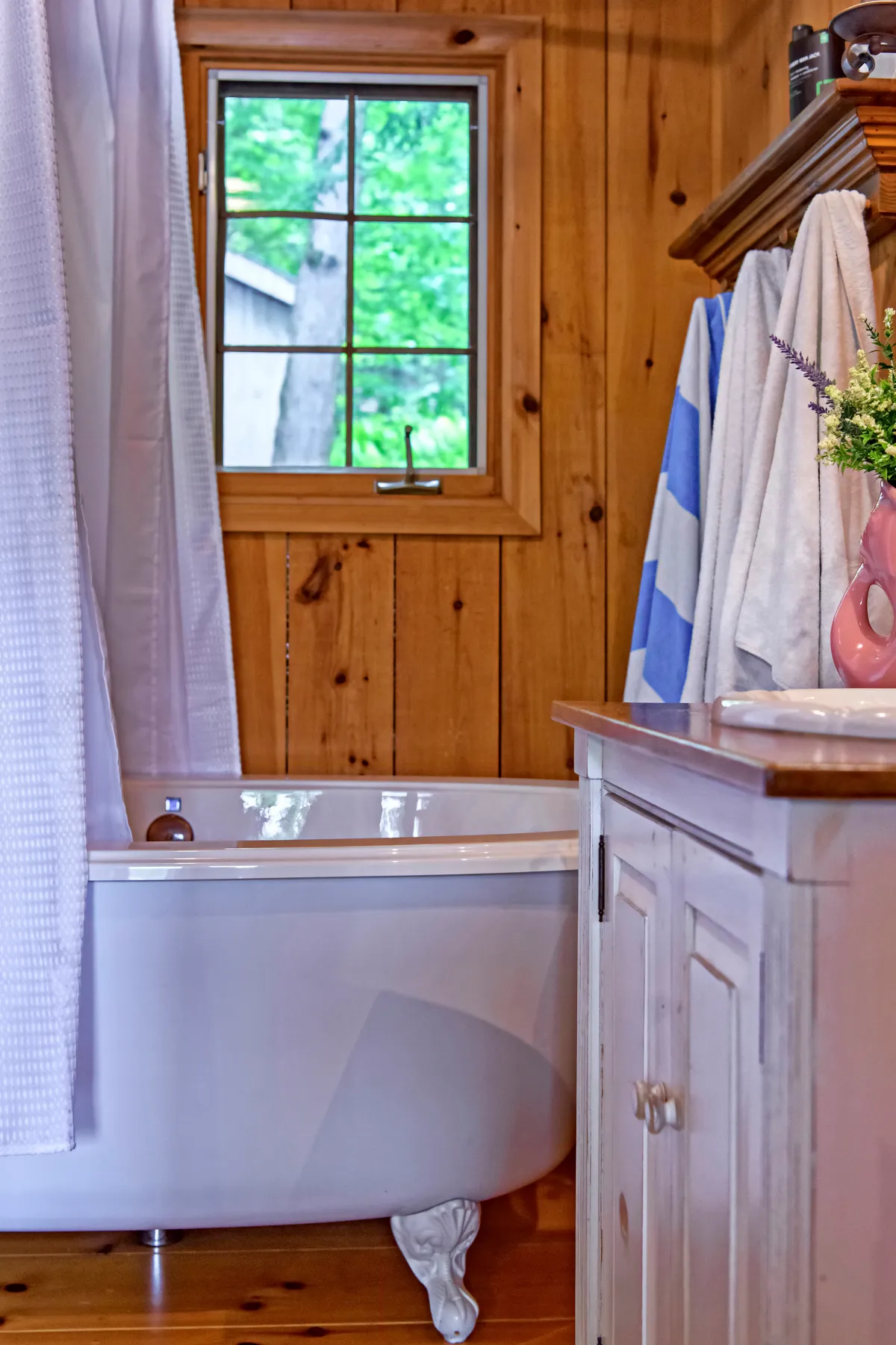 Muskoka Rental Cottage Ensuite
